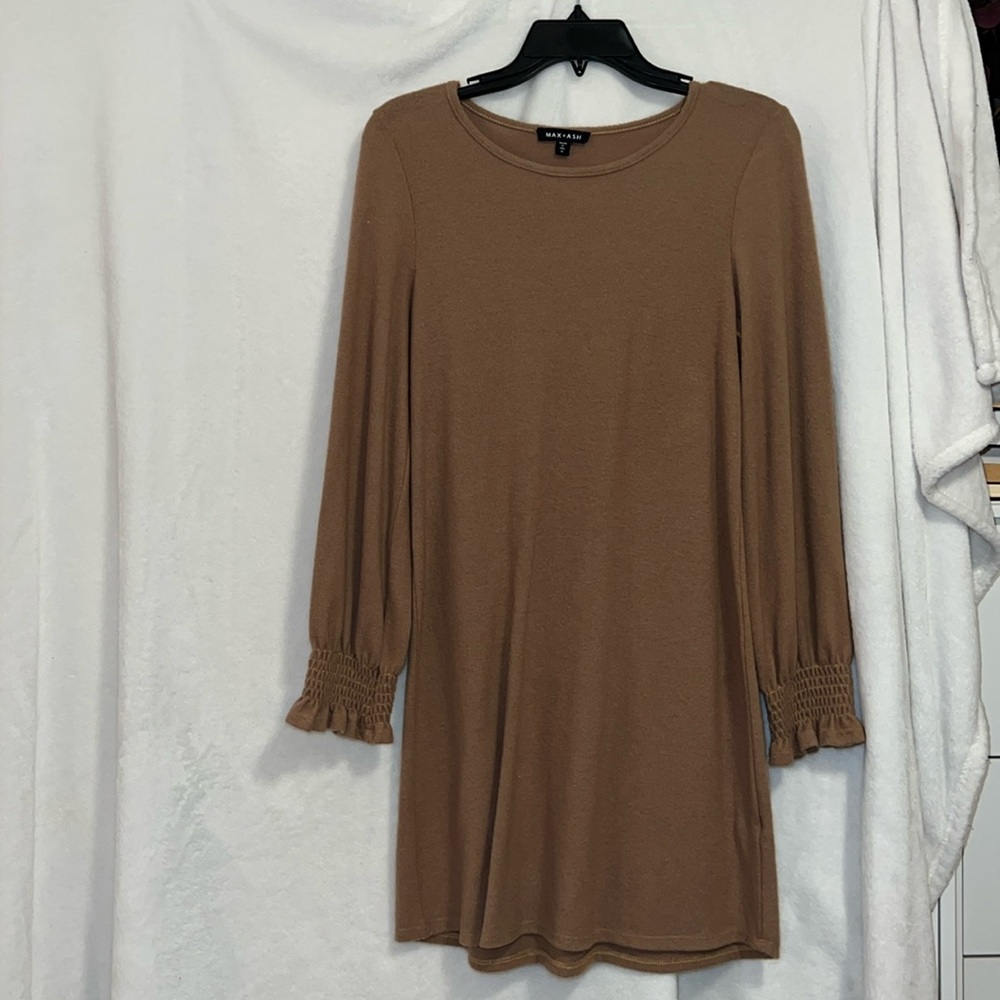 Camel colored knee length long sleeve dresss